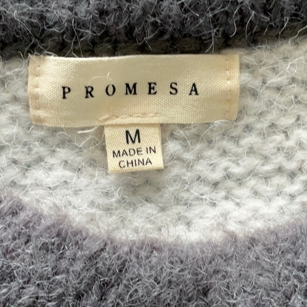 Promesa Sweater Size Medium - Picture 5 of 6